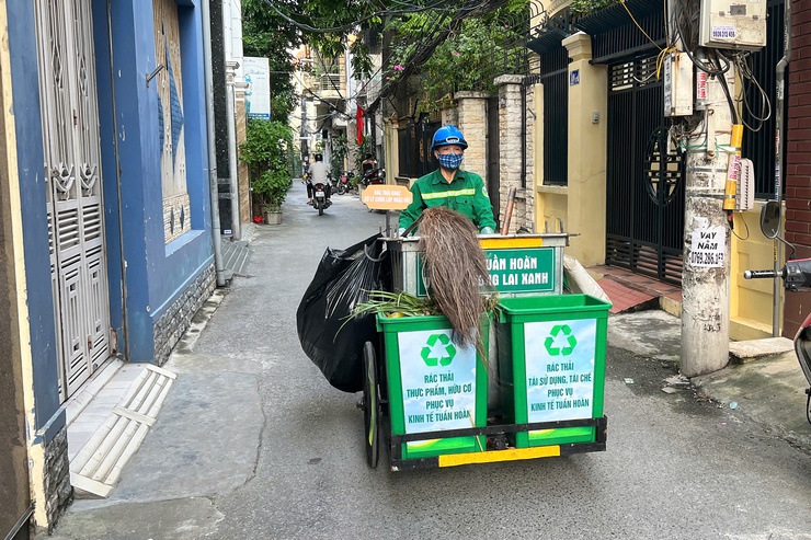 Hà Nội quyết liệt xây dựng Thủ đô Sáng - Xanh - Sạch - Đẹp: Mỗi người dân là một “chiến sĩ môi trường”- Ảnh 1.