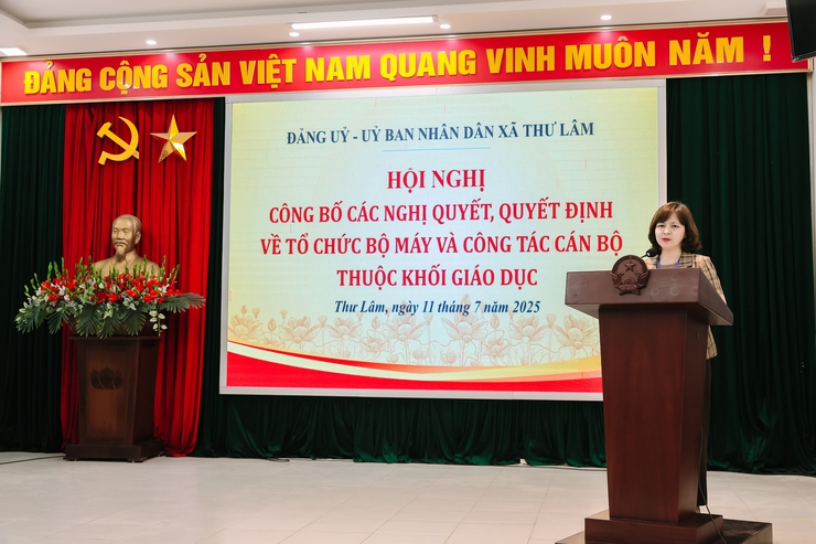ĐẢNG ỦY - UBND XÃ THƯ LÂM TỔ CHỨC HỘI NGHỊ CÔNG BỐ CÁC NGHỊ QUYẾT, QUYẾT ĐỊNH VỀ TỔ CHỨC BỘ MÁY VÀ CÔNG TÁC CÁN BỘ THUỘC KHỐI GIÁO DỤC.- Ảnh 8.
