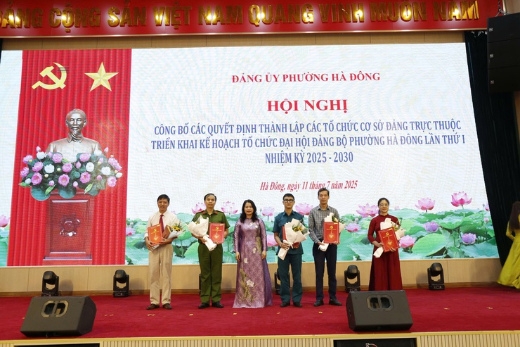 Đảng bộ phường Hà Đông thành lập tổ chức cơ sở đảng và chuẩn bị Đại hội Đảng bộ lần thứ I, nhiệm kỳ 2025- 2030- Ảnh 2.