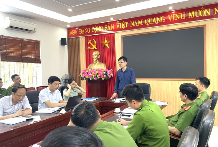Phòng cảnh sát phòng cháy chữa cháy và cứu nạn cứu hộ công an TP. Hà Nội làm việc với UBND xã Bát Tràng về công tác phòng cháy chữa cháy trên địa bàn xã- Ảnh 2.