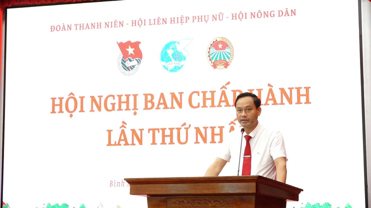 UBMTTQ Việt Nam xã Bình Minh: Công bố và trao Quyết định thành lập các tổ chức chính trị - xã hội, kích hoạt hỗ trợ nền tảng dịch vụ công trực tuyến thời đại công nghệ 4.0- Ảnh 6.