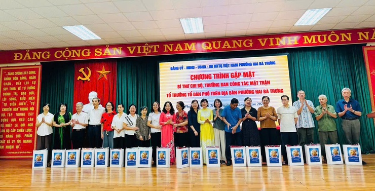 Phường Hai Bà Trưng gặp mặt bí thư chi bộ, tổ trưởng dân phố, trưởng ban công tác Mặt trận- Ảnh 11.