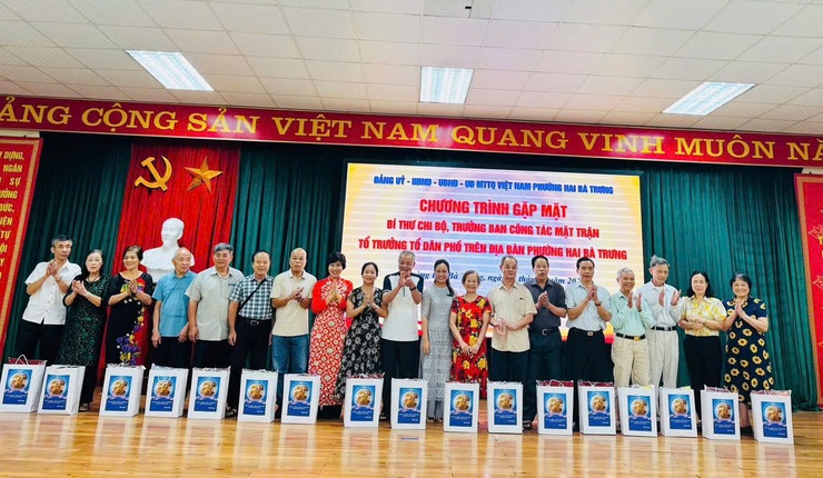 Phường Hai Bà Trưng gặp mặt bí thư chi bộ, tổ trưởng dân phố, trưởng ban công tác Mặt trận- Ảnh 12.