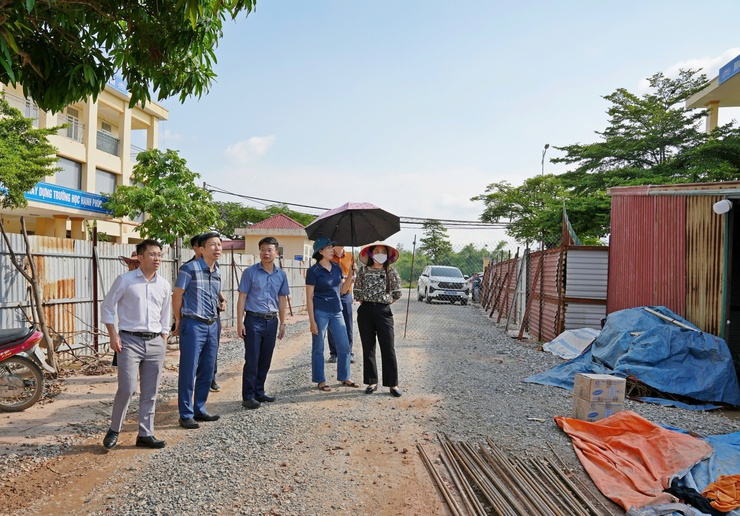 Lãnh đạo UBND phường Sơn Tây kiểm tra thực địa một số dự án trọng điểm đang triển khai trên địa bàn- Ảnh 4.