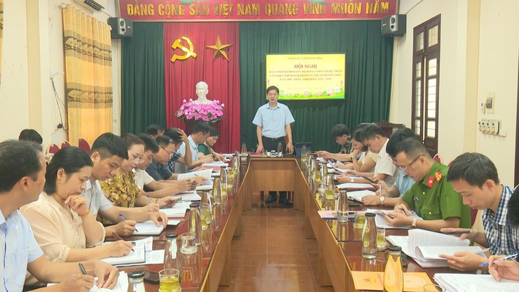        BCH Đảng bộ xã đóng góp ý kiến vào dự thảo văn kiện trình Đại hội đại biểu Đảng bộ xã nhiệm kỳ 2025-2030 - Ảnh 1.