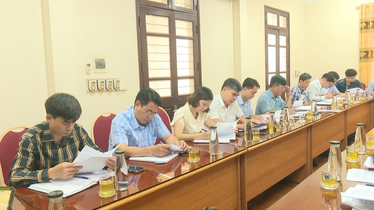       BCH Đảng bộ xã đóng góp ý kiến vào dự thảo văn kiện trình Đại hội đại biểu Đảng bộ xã nhiệm kỳ 2025-2030 - Ảnh 2.