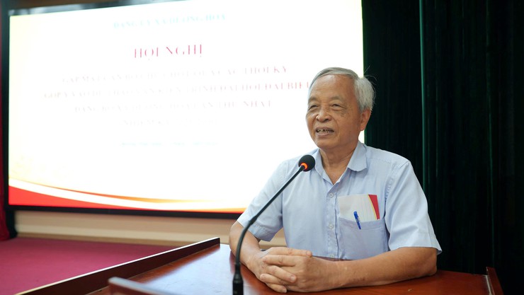       Đảng uỷ xã Dương Hoà lấy ý kiến cán bộ chủ chốt qua các thời kỳ vào dự thảo văn kiện trình Đại hội đại biểu Đảng bộ xã lần thứ Nhất, nhiệm kỳ 2025-2030- Ảnh 9.