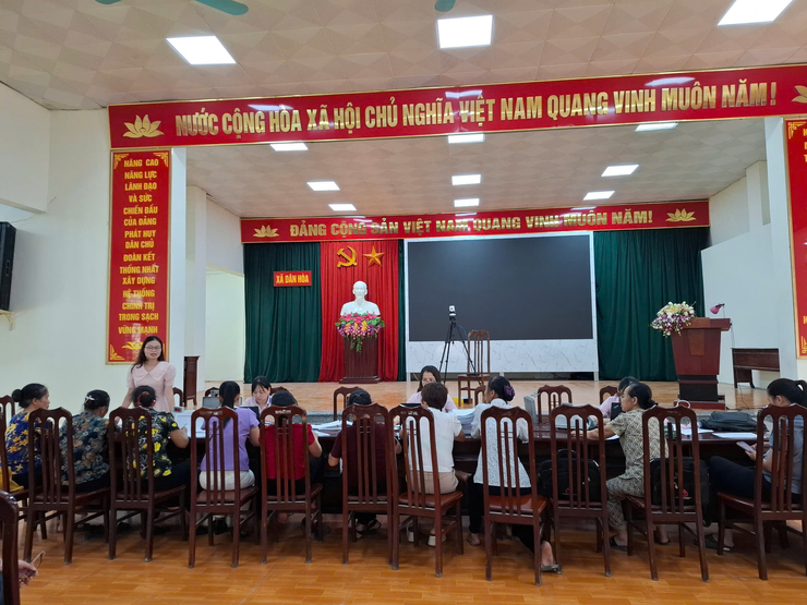HỘI LHPN XÃ DÂN HOÀ TỔ CHỨC GIAO BAN, HƯỚNG DẪN NÂNG CAO HIỆU QUẢ HOẠT ĐỘNG CÁC TỔ TIẾT KIỆM – VAY VỐN- Ảnh 3.