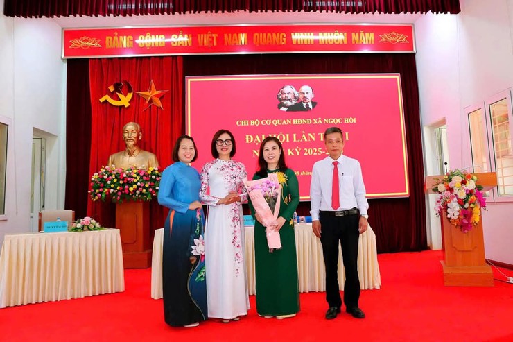 Đại hội Chi bộ cơ quan Đảng uỷ UBND xã Ngọc Hồi lần thứ nhất, nhiệm kỳ 2025 – 2030- Ảnh 3.