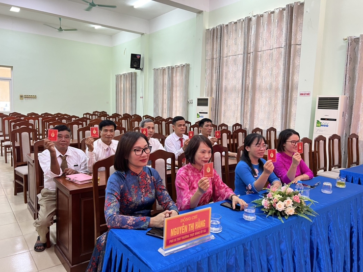 Đại hội Chi bộ cơ quan Đảng uỷ UBND xã Ngọc Hồi lần thứ nhất, nhiệm kỳ 2025 – 2030- Ảnh 1.