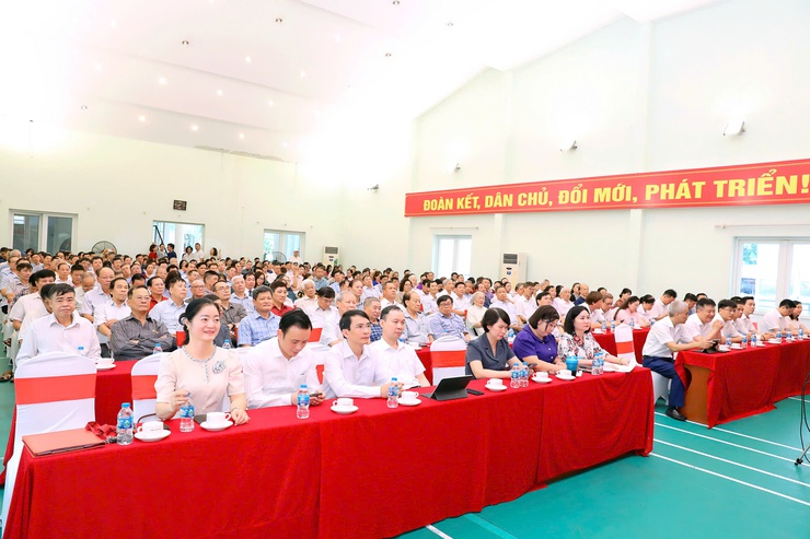 Phường Nghĩa Đô: Gặp mặt các đồng chí Bí thư Chi bộ, Tổ trưởng Tổ dân phố, Trưởng ban Công tác mặt trận khu dân cư.- Ảnh 1.