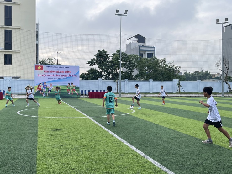UBND xã Vĩnh Thanh tổ chức Giải Bóng đá nhi đồng Đại hội TDTT xã Vĩnh Thanh lần thứ I - năm 2025.- Ảnh 6.