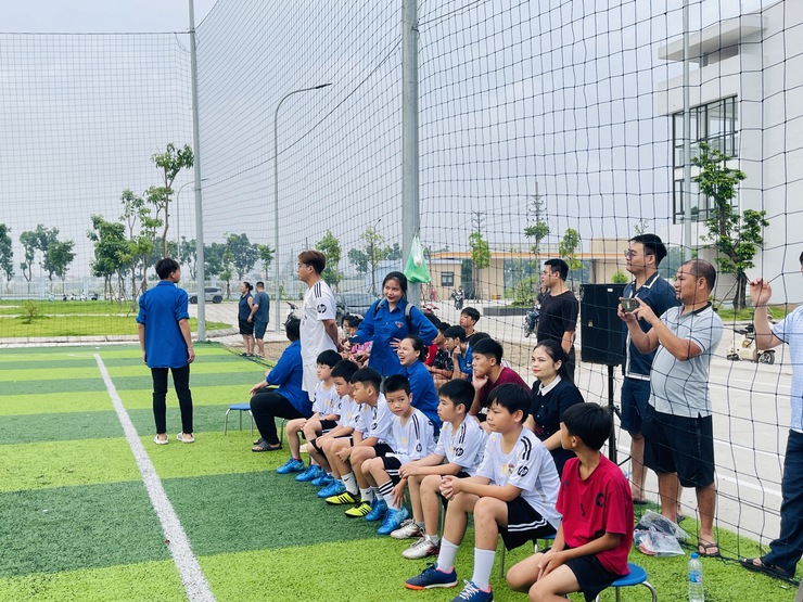 UBND xã Vĩnh Thanh tổ chức Giải Bóng đá nhi đồng Đại hội TDTT xã Vĩnh Thanh lần thứ I - năm 2025.- Ảnh 8.