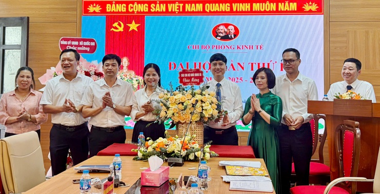 Chi bộ Phòng Kinh tế xã Quốc Oai tổ chức Đại hội lần thứ nhất, nhiệm kỳ 2025-2030- Ảnh 4.