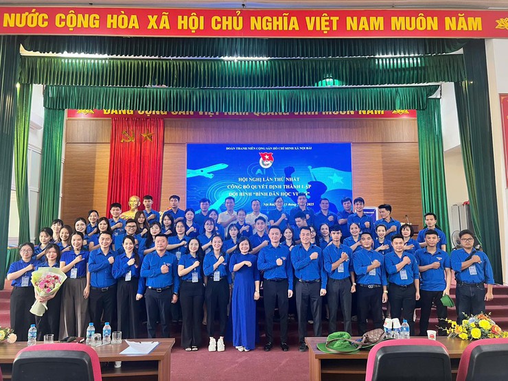 Xã Nội Bài ra mắt 08 đội hình thanh niên “Bình dân học vụ số”- Ảnh 6.