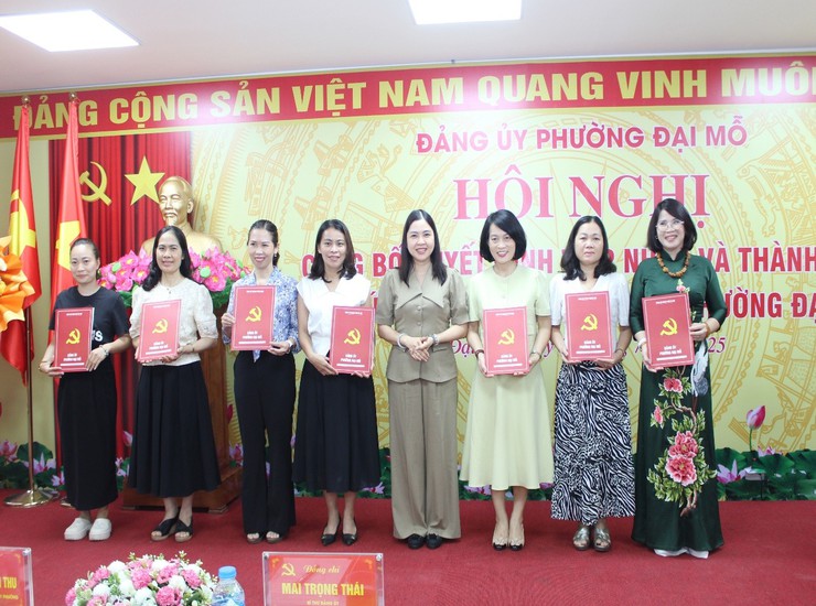 PHƯỜNG ĐẠI MỖ TỔ CHỨC HỘI NGHỊ CÔNG BỐ QUYẾT ĐỊNH THÀNH LẬP CÁC TỔ CHỨC ĐẢNG TRỰC THUỘC- Ảnh 5.