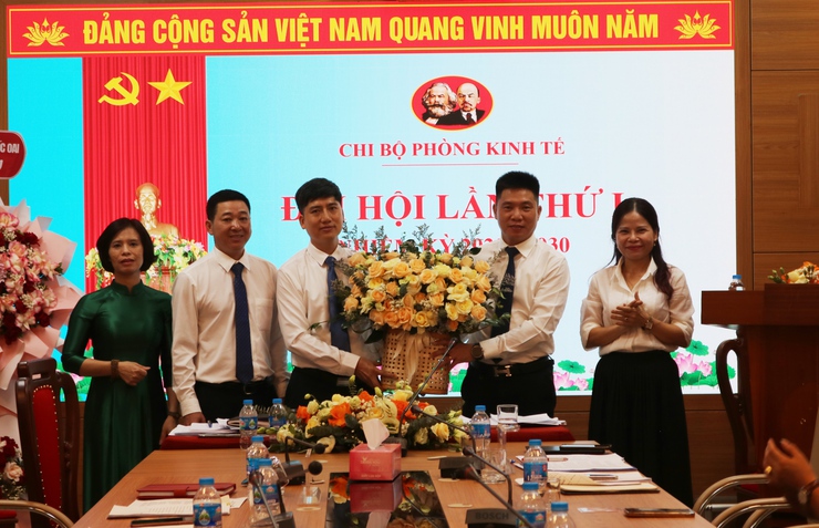 Chi bộ Phòng Kinh tế xã Quốc Oai tổ chức Đại hội lần thứ nhất, nhiệm kỳ 2025-2030- Ảnh 7.