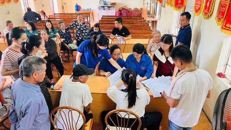 Phường Sơn Tây tổ chức Tiếp nhận hồ sơ đề nghị hưởng trợ cấp Hưu trí xã hội đối với người đủ 75 tuổi trở lên- Ảnh 1.