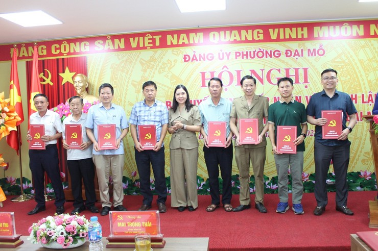 PHƯỜNG ĐẠI MỖ TỔ CHỨC HỘI NGHỊ CÔNG BỐ QUYẾT ĐỊNH THÀNH LẬP CÁC TỔ CHỨC ĐẢNG TRỰC THUỘC- Ảnh 6.