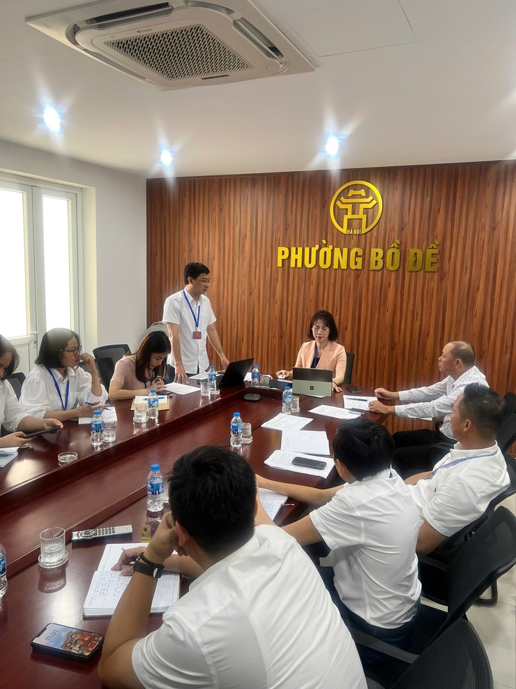 Lãnh đạo UBND phường làm việc với Phòng Văn hoá xã hội về nhiệm vụ trọng tâm 6 tháng cuối năm 2025- Ảnh 1.