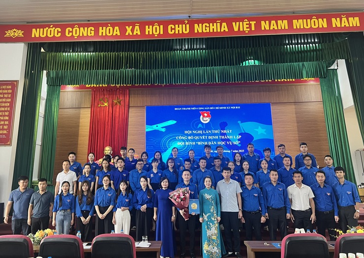 Xã Nội Bài ra mắt 08 đội hình thanh niên “Bình dân học vụ số”- Ảnh 3.