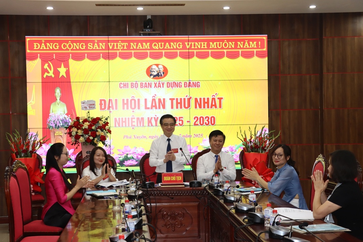 Các chi bộ tổ chức thành công đại hội chi bộ nhiệm kỳ 2025 - 2030- Ảnh 2.