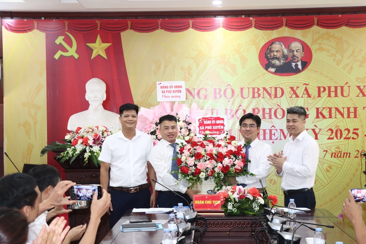 Các chi bộ tổ chức thành công đại hội chi bộ nhiệm kỳ 2025 - 2030- Ảnh 8.