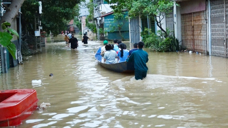 Người dân có nghĩa vụ gì trong phòng chống thiên tai sạt lở đất do mưa lũ theo quy định của pháp luật?- Ảnh 1.