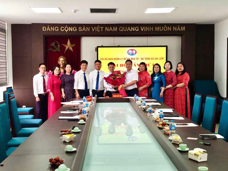 Đại hội chi bộ Chi bộ Ban quản lý Dự án đầu tư - hạ tầng xã Gia Lâm thành công tốt đẹp- Ảnh 1.