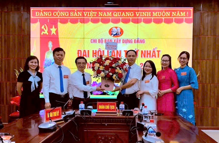 Các chi bộ tổ chức thành công đại hội chi bộ nhiệm kỳ 2025 - 2030- Ảnh 1.