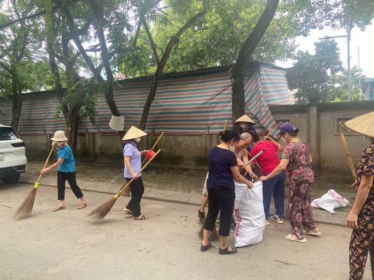 Ủy ban MTTQ Việt Nam phường Phú Thượng phát động phong trào thi đua “Phú Thượng xanh – sạch – đẹp, hành động từ trái tim” chào mừng thực hiện mô hình chính quyền địa phương 2 cấp- Ảnh 5.