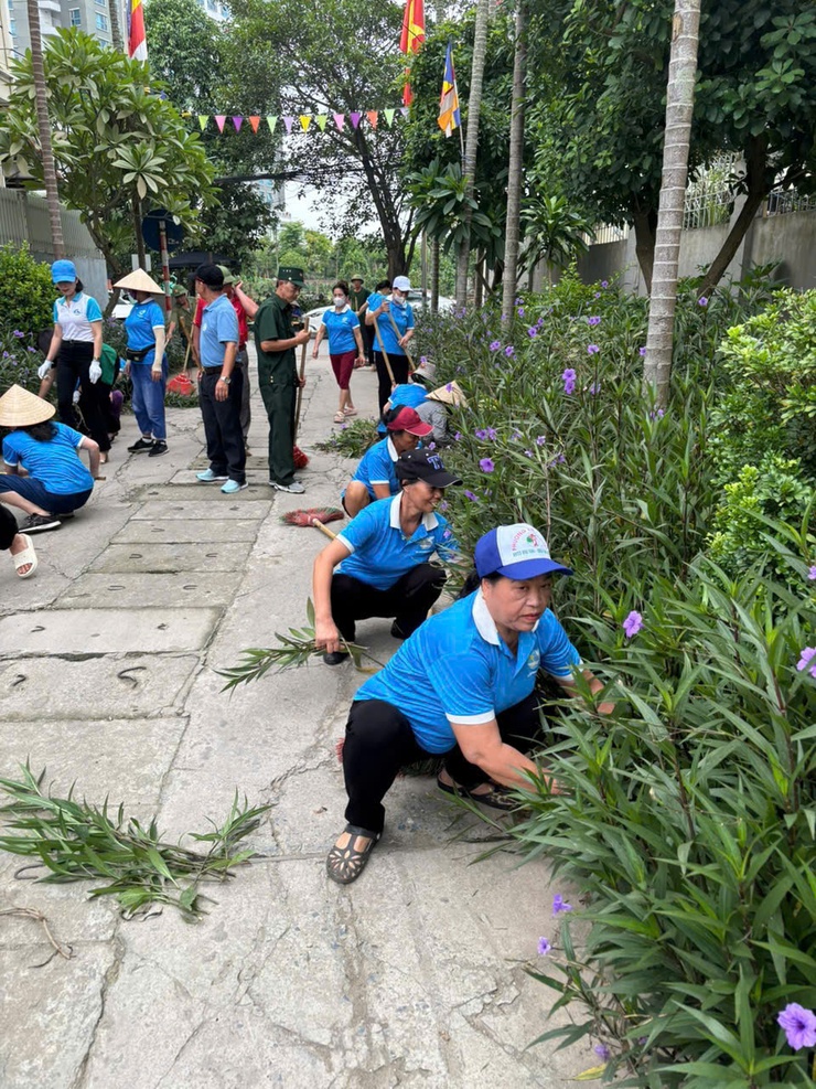 Ủy ban MTTQ Việt Nam phường Phú Thượng phát động phong trào thi đua “Phú Thượng xanh – sạch – đẹp, hành động từ trái tim” chào mừng thực hiện mô hình chính quyền địa phương 2 cấp- Ảnh 2.