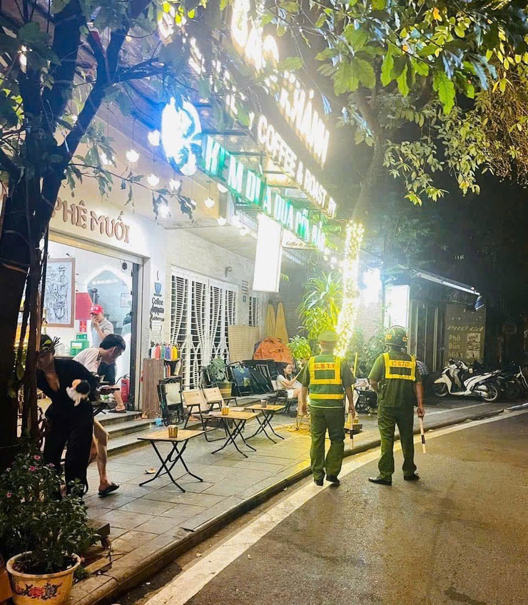   Tuần tra đêm – Lá chắn thầm lặng bảo vệ bình yên Tây Hồ- Ảnh 2.
