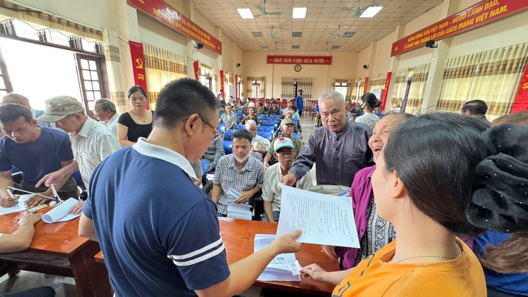 Xã Tam Hưng tiếp nhận hồ sơ trợ cấp hưu trí xã hội theo Nghị định số 176/2025/NĐ-CP.- Ảnh 4.