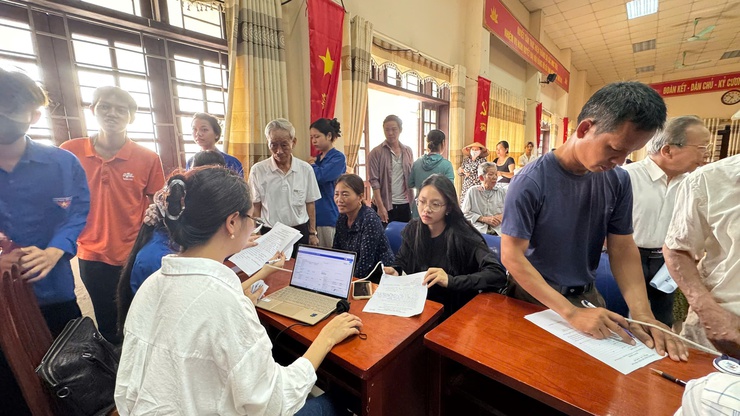 Xã Tam Hưng tiếp nhận hồ sơ trợ cấp hưu trí xã hội theo Nghị định số 176/2025/NĐ-CP.- Ảnh 3.