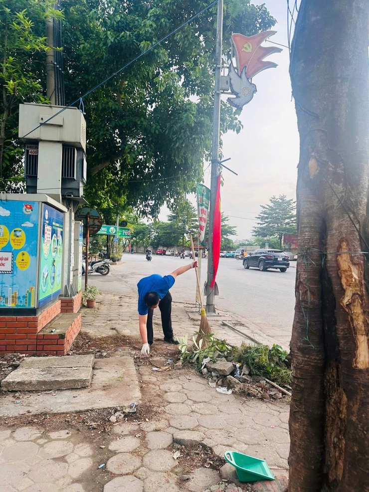 Đoàn thanh niên phường Thanh Liệt: Ra quân vệ sinh môi trường ngày thứ 7 tình nguyện và chủ nhật xanh bảo vệ môi trường- Ảnh 4.