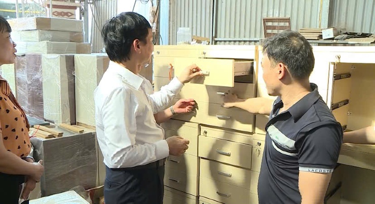 Ban Chấp hành Đảng bộ xã Phúc Thọ thăm, khảo sát một số di tích, mô hình phát triển kinh tế, làng nghề trên địa bàn- Ảnh 3.