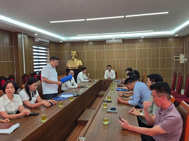 ĐẢNG BỘ CƠ QUAN UBND PHƯỜNG PHÚ THƯỢNG CÔNG BỐ QUYẾT ĐỊNH THÀNH LẬP CÁC CHI BỘ TRỰC THUỘC- Ảnh 2.