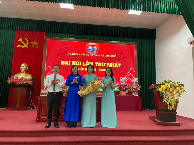 Chi bộ Ban Xây dựng Đảng xã Tam Hưng tổ chức thành công Đại hội lần thứ I, nhiệm kỳ 2025–2030- Ảnh 7.