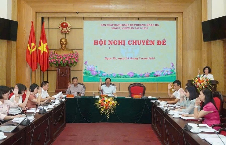 Đảng bộ các xã, phường mới của Hà Nội khẩn trương chuẩn bị Đại hội lần thứ I: Bám sát thực tiễn, định hướng tương lai- Ảnh 1.