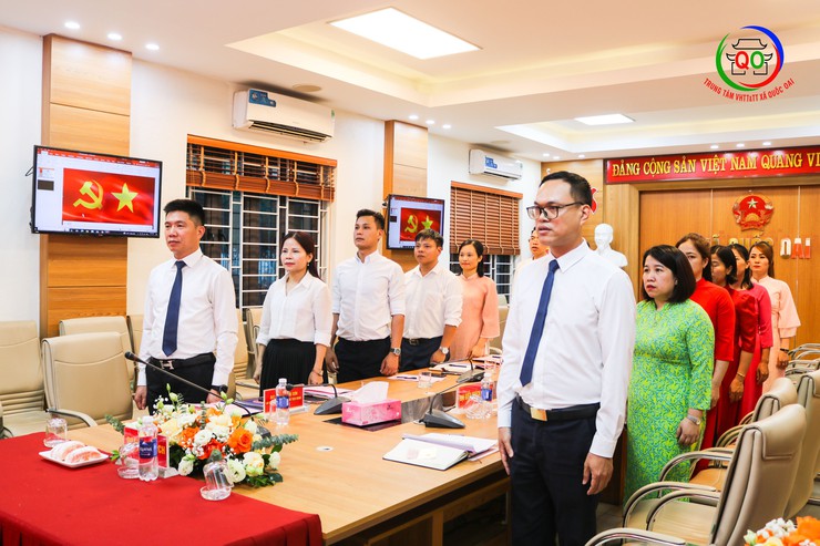 Đại hội Chi bộ Ban quản lý Dự án đầu tư - Hạ tầng xã Quốc Oai lần thứ nhất, nhiệm kỳ 2025 - 2030- Ảnh 1.
