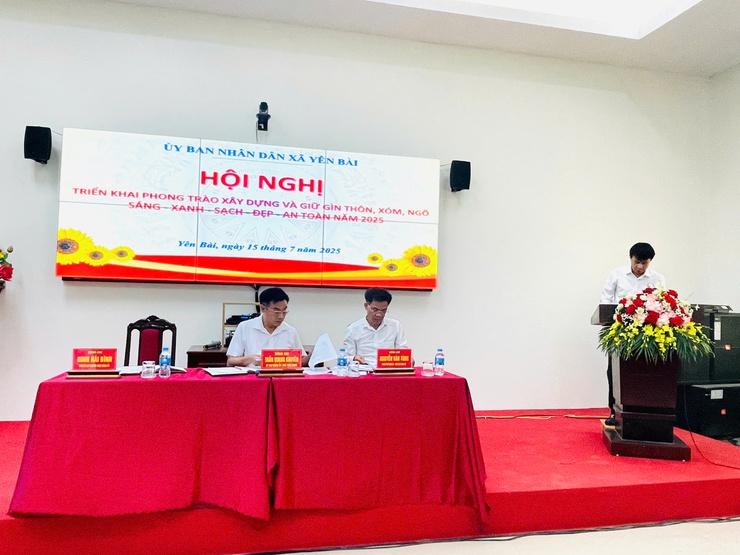Xã Yên Bài tổ chức lễ phát động phong trào thi đua và cuộc thi " Xây dưng và giữ gìn thôn, xóm, ngõ sáng - xanh - sạch -  đẹp - an toàn trên địa bàn xã.- Ảnh 1.
