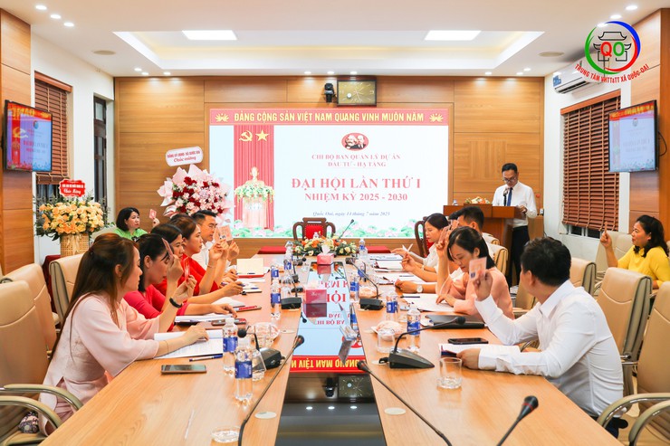 Đại hội Chi bộ Ban quản lý Dự án đầu tư - Hạ tầng xã Quốc Oai lần thứ nhất, nhiệm kỳ 2025 - 2030- Ảnh 6.