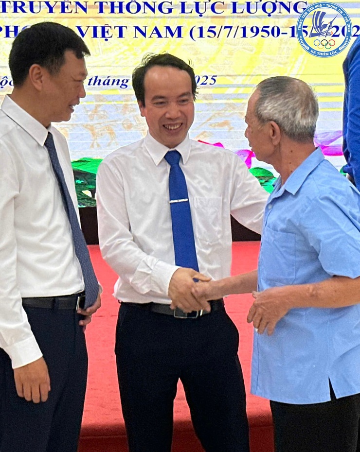 Hội Cựu thanh niên xung phong xã Thiên Lộc tổ chức Lễ kỷ niệm 75 năm ngày truyền thống lực lượng Thanh niên xung phong Việt Nam (15/7/1950 - 15/7/2025)- Ảnh 4.