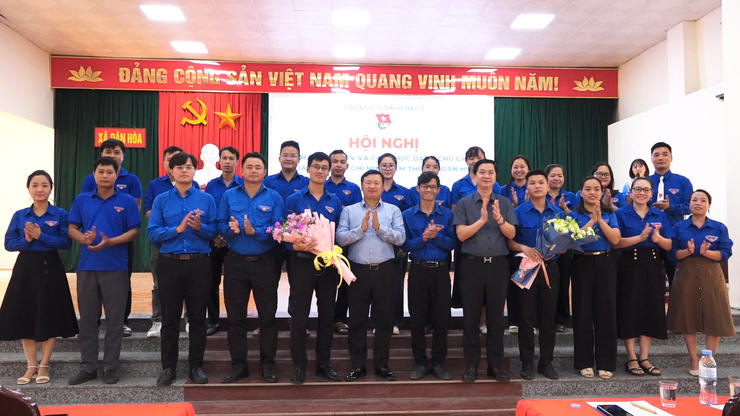 RA MẮT BAN CHẤP HÀNH ĐOÀN THANH NIÊN XÃ DÂN HOÀ NHIỆM KỲ MỚI- Ảnh 1.