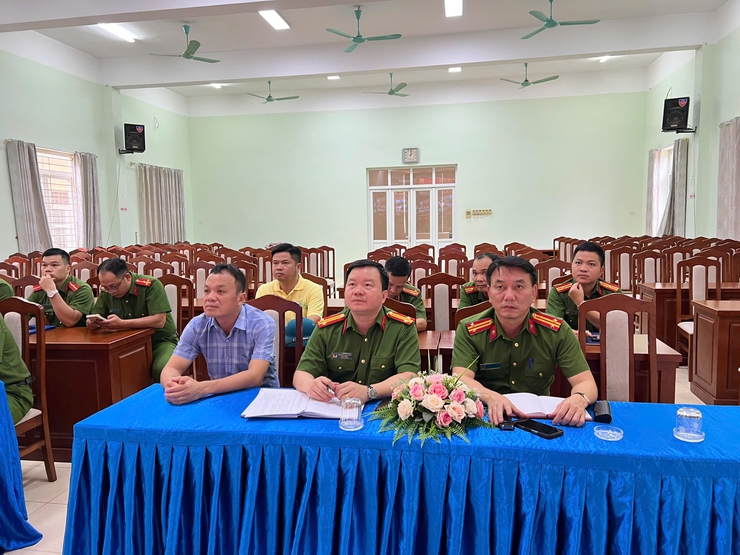 Công An xã Ngọc Hồi tập huấn chuyên sâu Luật Phòng cháy, chữa cháy và cứu nạn, cứu hộ- Ảnh 5.