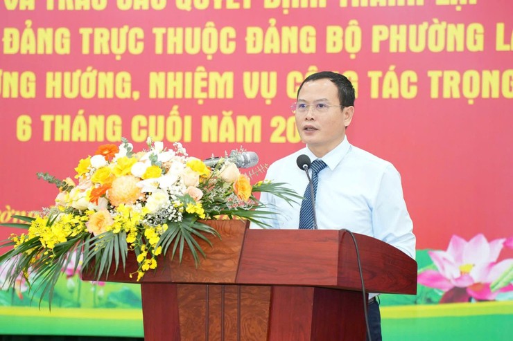 PHƯỜNG LÁNG CÔNG BỐ CÁC QUYẾT ĐỊNH THÀNH LẬP TỔ CHỨC CƠ SỞ ĐẢNG- Ảnh 3.