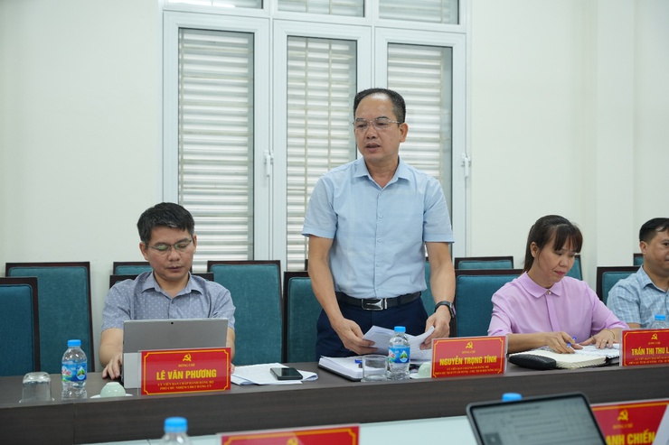 Phù Đổng thảo luận, góp ý vào Dự thảo báo cáo chính trị trình Đại hội Đảng bộ xã.- Ảnh 2.