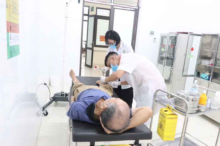 Trạm Y tế Bất Bạt Tận tâm vì sức khỏe Nhân dân- Ảnh 5.