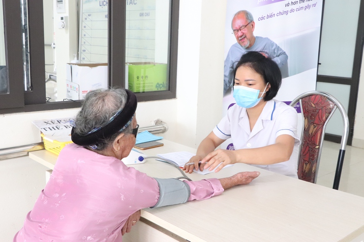 Trạm Y tế Bất Bạt Tận tâm vì sức khỏe Nhân dân- Ảnh 2.